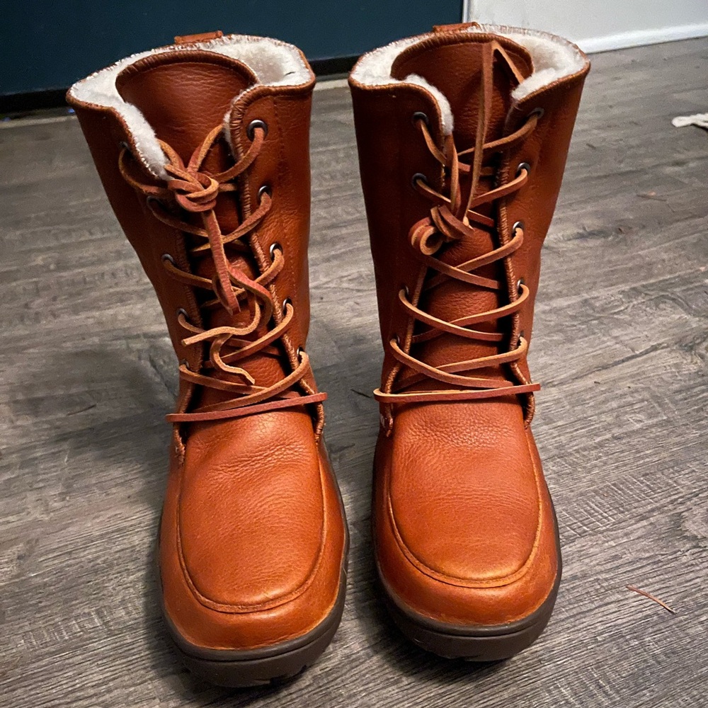 Manitoba waterproof tundra Mukluk brown leather with fur lining